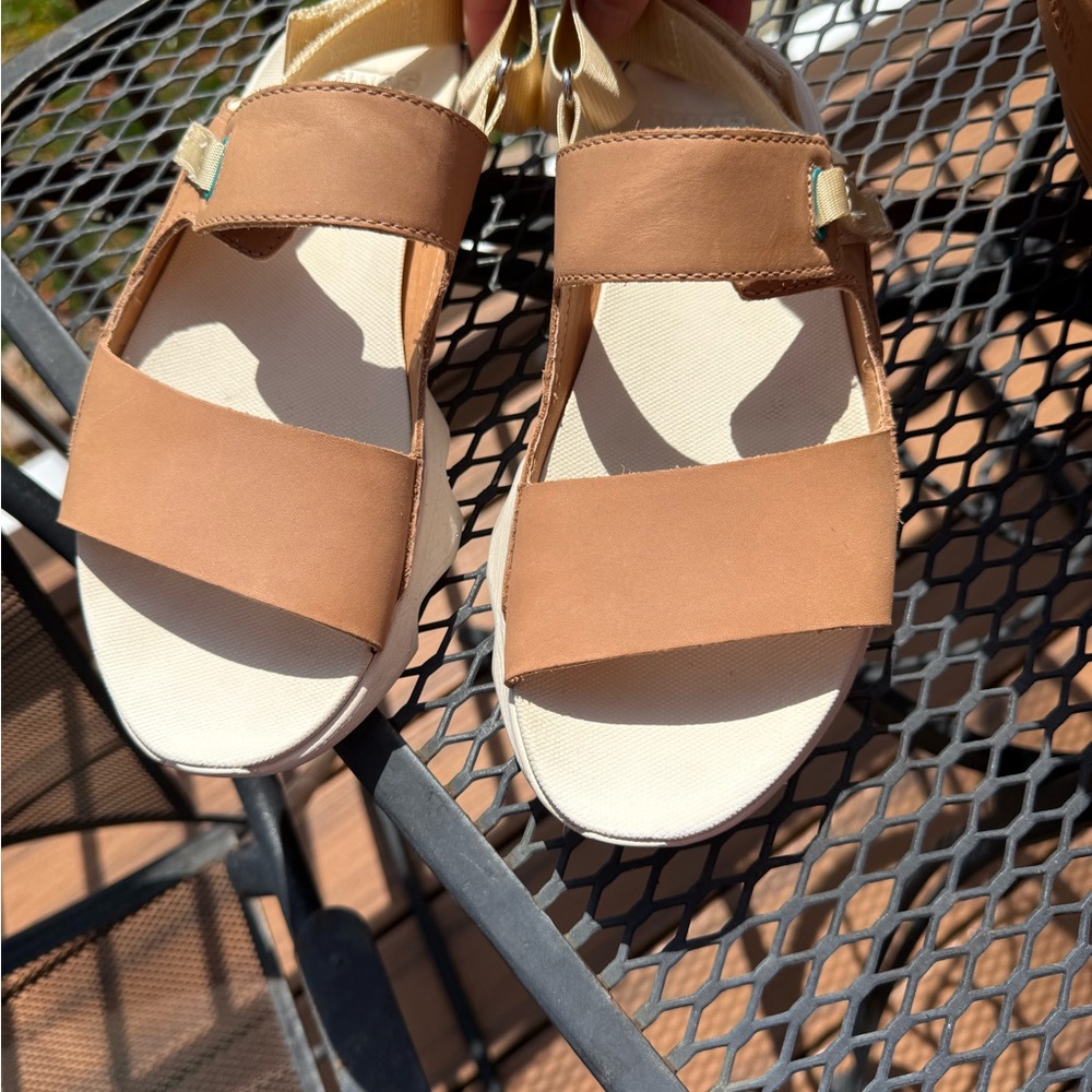 Sorel Women's Tan and Cream Sandal